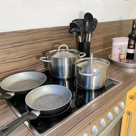 2 Zimmer Apartment, 70 Qm, Max 4 Pers, Private Terasse, 2 Parkplaetze, Internet 250 Mbit Gärtringen Dış mekan fotoğraf