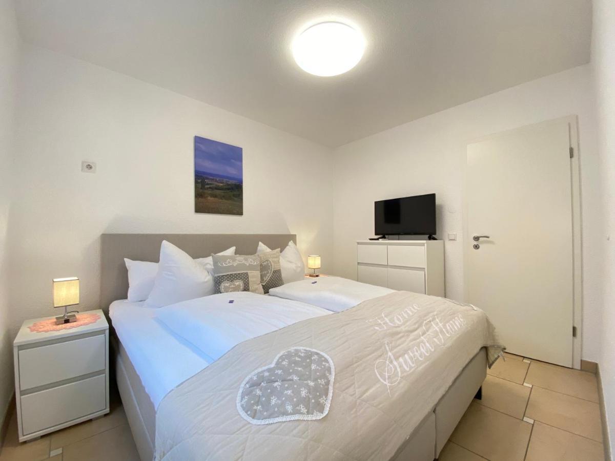 2 Zimmer Apartment, 70 Qm, Max 4 Pers, Private Terasse, 2 Parkplaetze, Internet 250 Mbit Gärtringen Dış mekan fotoğraf