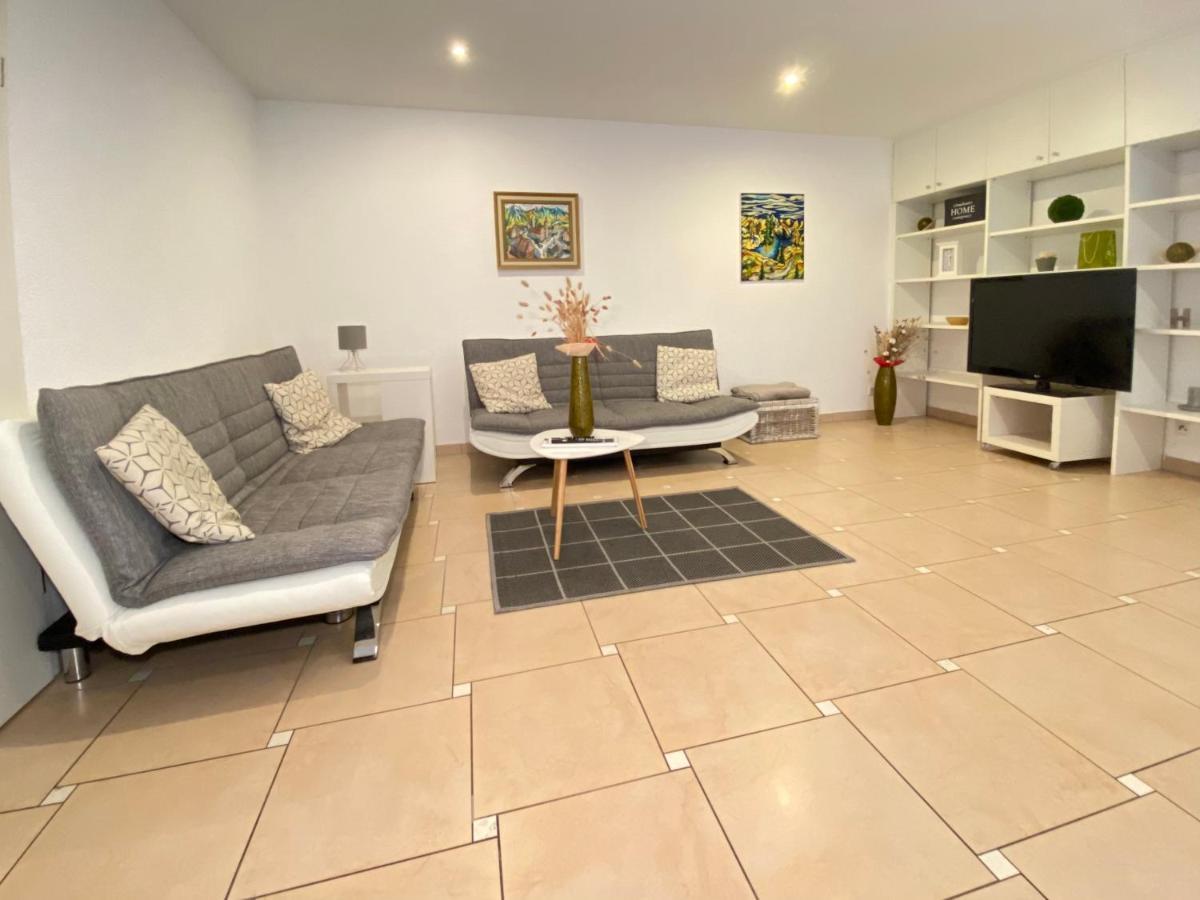 2 Zimmer Apartment, 70 Qm, Max 4 Pers, Private Terasse, 2 Parkplaetze, Internet 250 Mbit Gärtringen Dış mekan fotoğraf