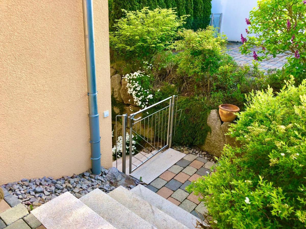 2 Zimmer Apartment, 70 Qm, Max 4 Pers, Private Terasse, 2 Parkplaetze, Internet 250 Mbit Gärtringen Dış mekan fotoğraf